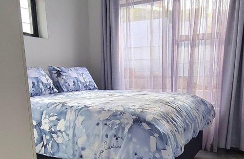 Mossel Bay Apartment | Luxurious 2-Bedroom Apartment with Sea View in Mossel Bay