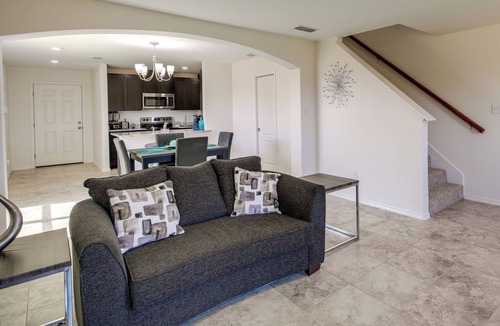 Bonanza House | Luxurious Laredo Getaway - Unwind in Style!