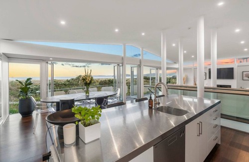 Omaha House | Luxurious Omaha Beachfront Retreat