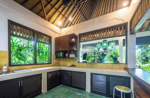 Dyanapura Villa | Luxury 4-BR Oasis with Private Pool & Tropical Garden in Seminyak