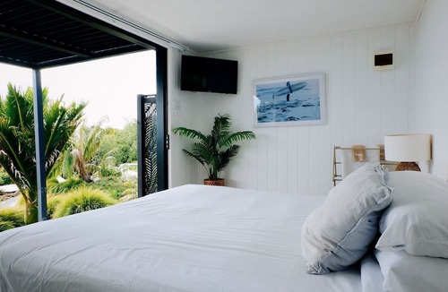 Te Arai Cabin | Luxury Camping Pod for Two to Go Glamping near Auckland