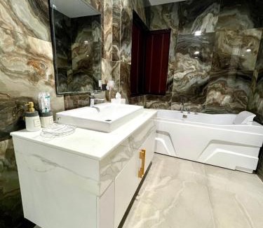 Talat Yai Apartment | Luxury Condo 3 bedrooms
