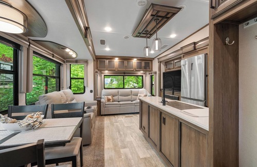 Pittman Center RV Rental | Luxury Creekside Retreat: RV in Gatlinburg,Tn