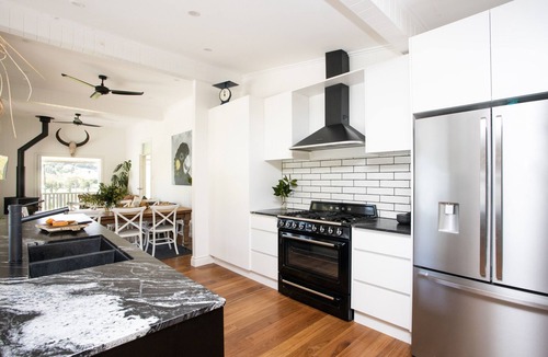 Cudgera Creek House | Luxury farm house, 5 minutes to the beach, Northern Rivers