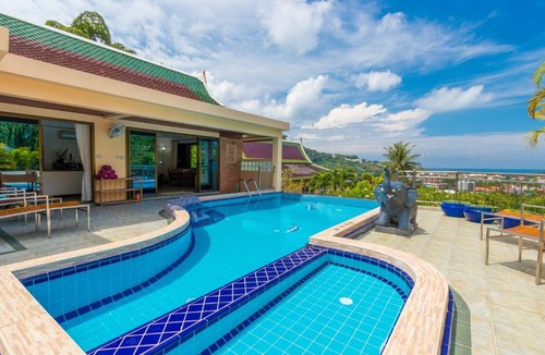 Kata Villa | Luxury Four Bed Villa Jasmine, infinity pool, full staff , chef and breakfasts