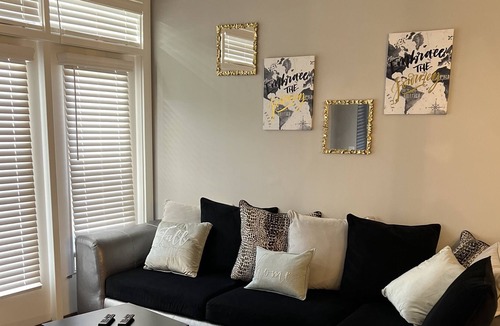 North Decatur Apartment | Luxury Hideout