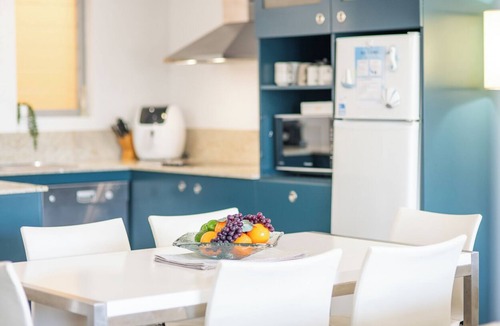 Airlie Beach Apartment | Luxury Oceanview Apartment | 2 Bedrooms | 2 Ensuites | Resort Pool