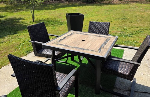 Snellville House | Luxury Ranch Retreat in peaceful Snellville w/Huge Backyard Near Atlanta