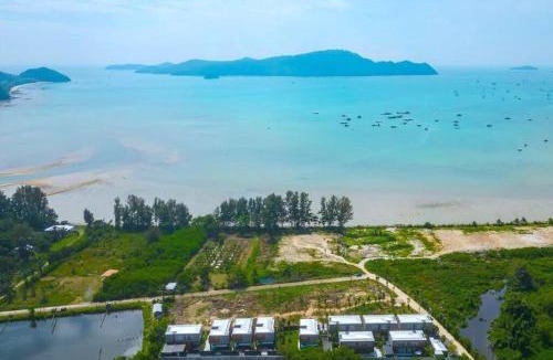 Chalong Villa | Luxury Seafront 3BR Pool Villa Duplex A2