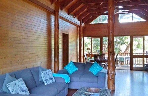 Horseshoe Bay House | Magical tree house.Close to beach, walks, restaurants.Abundance of nature