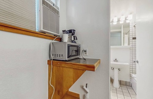 West End Cabin | Main St. room - pool & hot tub - walk to lifts, dog-friendly, ground-floor