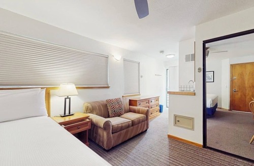West End Cabin | Main Street room - pool & hot tub, walk to lifts, dog-friendly, 3rd floor