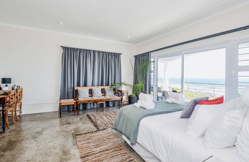 Yzerfontein House | Majestic hill-top 5-star awarded boutique Penthouse.