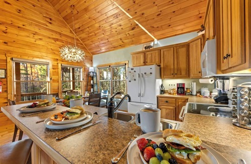 Sautee Nacoochee Cabin | Make Memories with Hot Tub & Outdoor Movies