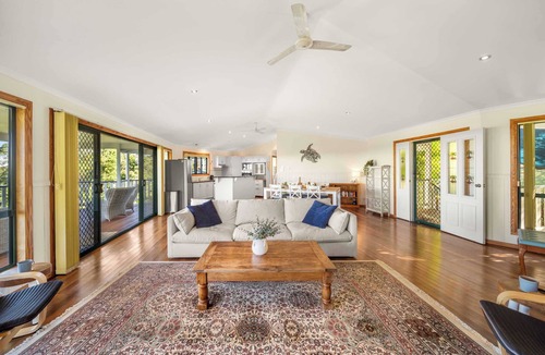 Maroochy River House | Maroochy River Treetop Haven,Scenic & Dog-Friendly