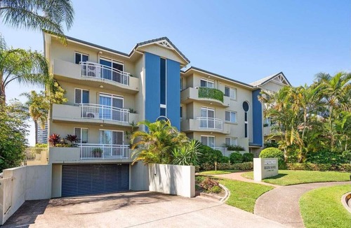 Biggera Waters Apartment | Marvelous 3-bedroom apartment in Biggera Waters on the water