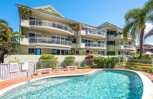 Biggera Waters Apartment | Marvelous 3-bedroom apartment in Biggera Waters on the water