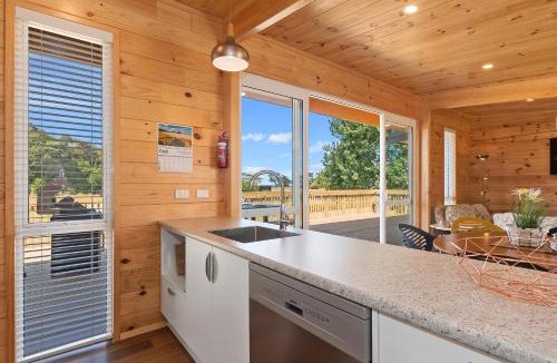 Matapouri House | Matapouri Bayside Retreat - Matapouri Holiday Home