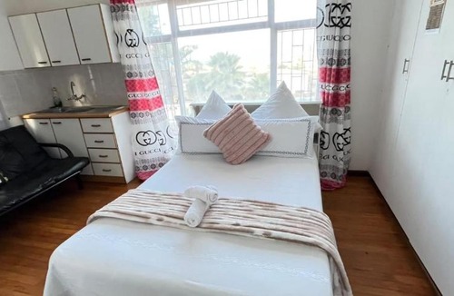 Saldanha House | MayBach Hills Palace Guesthouse