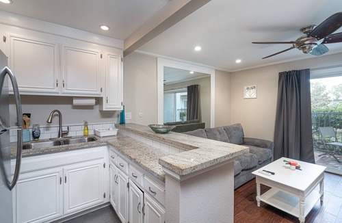 Santa Ana Heights Apartment | Minutes to Balboa Beach and Lido Marina Village