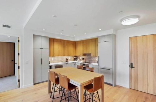 Snowmass Village Condo | Modern 2 Bedroom Ski In&Out Condo 04