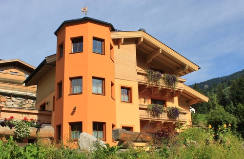 Vorderglemm Apartment | Modern Apartment in Saalbach-Hinterglemm with Sauna