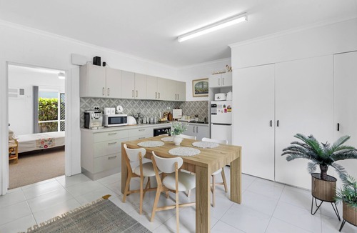 Bungalow Apartment | Modern Apartment complete, Close to Amenities Free Wifi