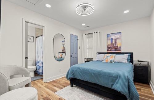 Belvedere Park House | Modern Decatur Compound - 2 Luxury Homes! Sleeps 12