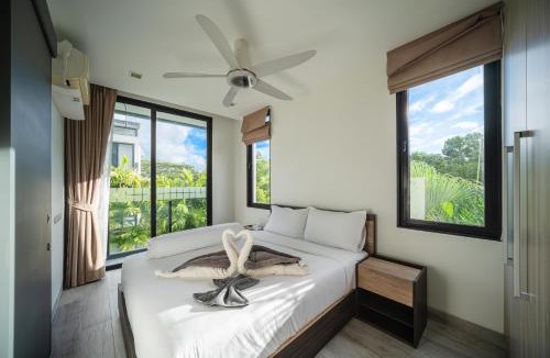 Choeng Thale Villa | Modern minimalist style luxury villa with private pool located in a high-end resort area adjacent to Laguna Park Golf Course