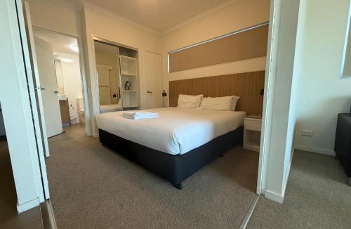 Mackay Apartment | Modern Riverside Suites in Mackay CBD with Pool and Parking