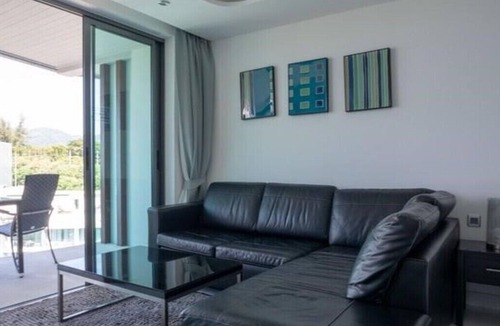 Patong Resort | Modern Studio Condo with access to gym and infinity pools.