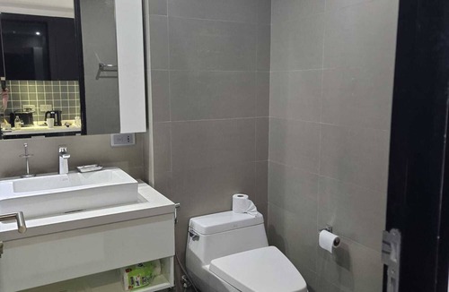 Patong Resort | Modern Studio Condo with access to gym and infinity pools.