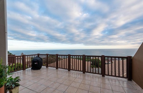 Brenton-on-Sea Apartment | Modern & Tranquil Mitai House