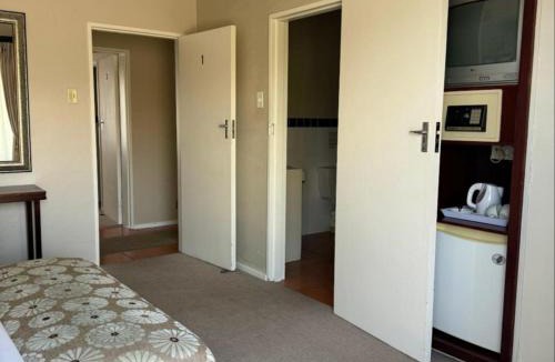 Kleinmond House | Moments Guesthouse, Kleinmond