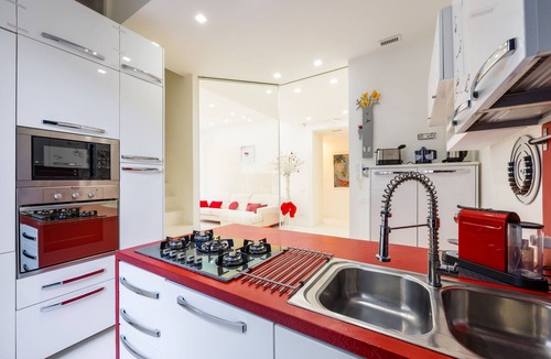 Vomero Apartment | Morghen Red Passion and Pop Art