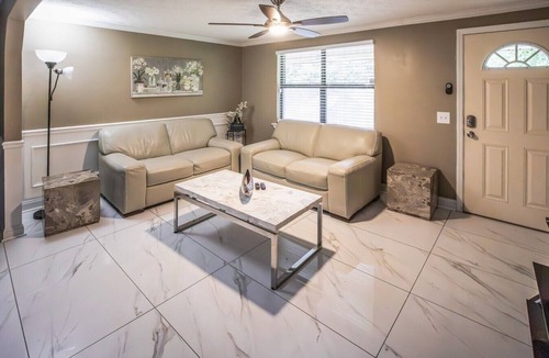 Douglasville House | Moss drive retreat - Close to the woods