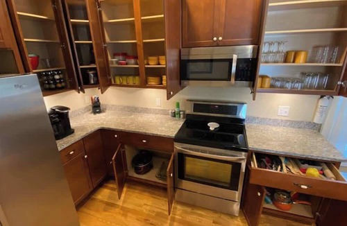 Horse Shoe House | Mountain Cottage Comfort - Highly Rated - King Beds - A+ Location - Fast WiFi
