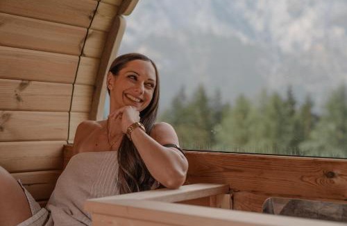 Werfen Ski Chalet | Mountain Residence Riesgut - Sound of Music - 6 Rooms for Family & Friends