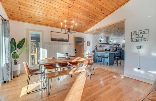 Beech Mountain House | Mountain View/4mins to Town or to ski/Game Room/HOT TUB/AMAZING Firepit/Slide
