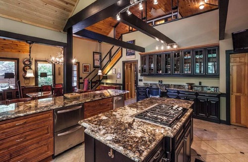 Ellijay Cabin | ​Mountain Waters Lodge - Creekfront, Hiking, Chef's Kitchen