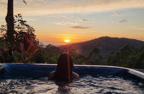 Bonogin Apartment | Mountains & Ocean Views retreat with hot spa - Gold Coast Hinterland