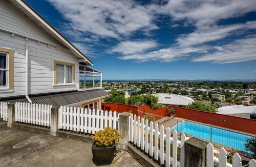 Hospital Hill House | Napier Hilltop Stays