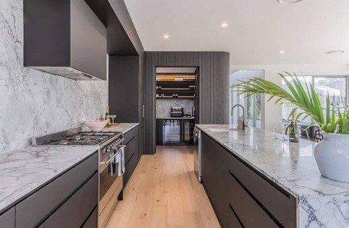 Kingscliff House | Noir - Luxury - Heated Pool and Heated Spa
