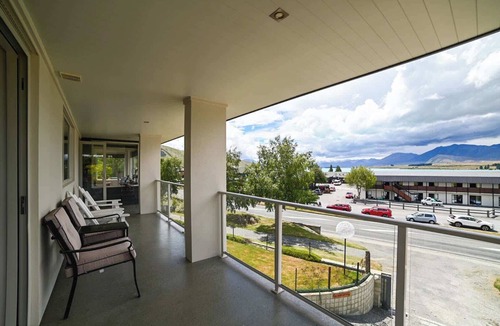 Tekapo House | Ohana Tekapo Vista - 3BR, Hot Tub & Stunning Views