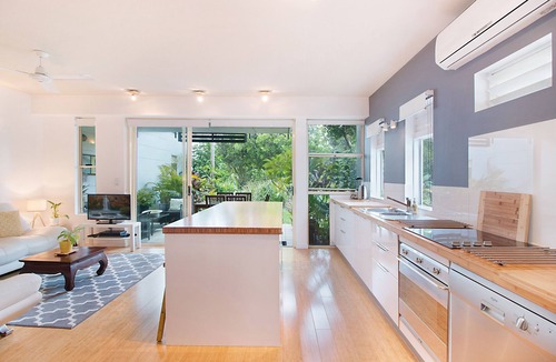 Casuarina Apartment | Osteria Weddings | Quick Walk to Venue | Short Stroll to Casuarina Beach