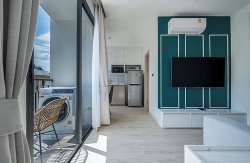 Kata Apartment | Palmetto Park: One-Bedroom Apartment City View