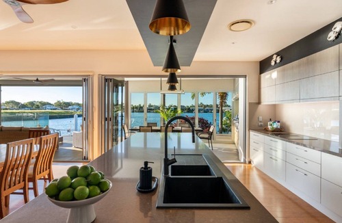 Woorim House | Panoramic Luxury on North Point
