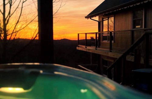 Seven Devils Cabin | PanoView Pickleball PoolTable Spa Kings Arcade Fire Table Fireplace Central