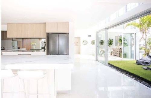 Kingscliff House | Paralian Beach House- 4Bed beachfront home with ocean view and Saunas
