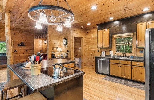 Morganton Cabin | Peaceful Blue Ridge Cabin w/Hot Tub & Fire Pit